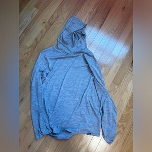 men’s gray patagonia pull over size L